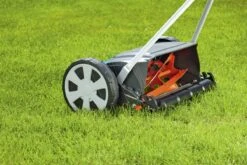 Gardena Mower 400 Comfort Action With Bucket 11 Gardena Mower 400 Comfort Action With Bucket -Gardena Store 967302601 2 Gardena20Kooimesmaaier2040020C