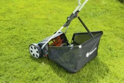 Gardena Mower 400 Comfort Action With Bucket 12 Gardena Mower 400 Comfort Action With Bucket -Gardena Store 967302601 3 Gardena20Kooimesmaaier2040020C